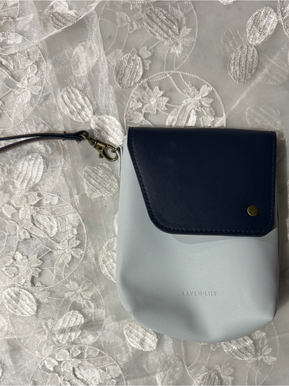 Raven + Lily Two-Tone Navy and Light Blue Wristlet Pouch